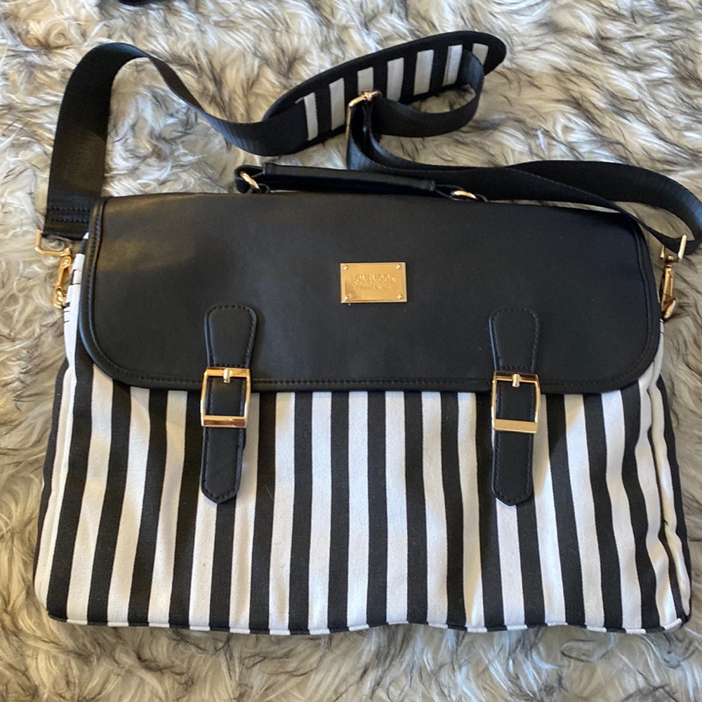 Laptop carrier
